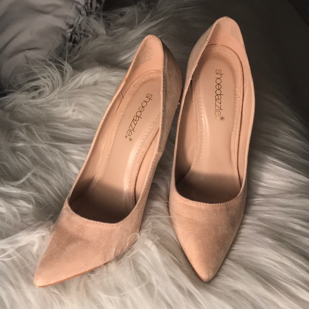 Shoe dazzle nude/gold heels